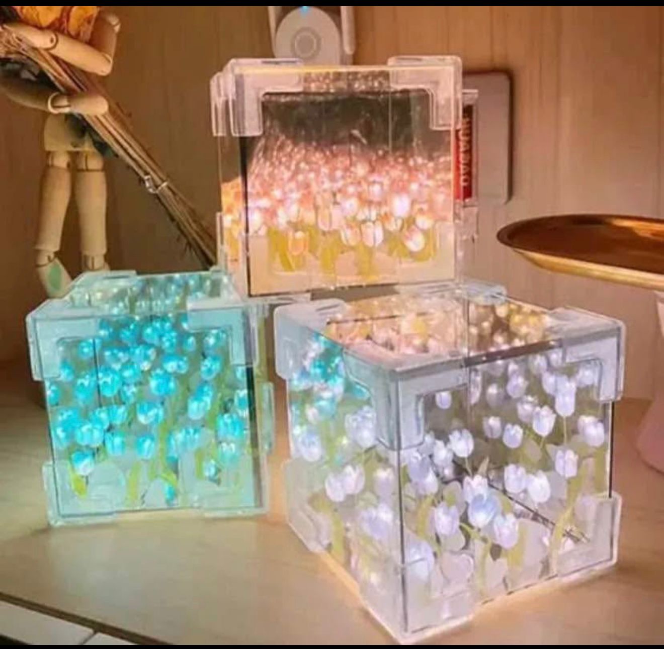 Lámpara de Espejo Infinito con Tulipanes